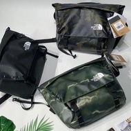 日本 THE NORTH FACE 黑軍綠色尼龍布 Base Camp Voyager 12L 斜咩袋