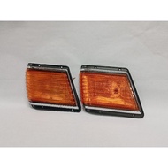 NISSAN CEDRIC 430 1979 FRONT LEFT HAND CORNER SIGNAL LIGHT