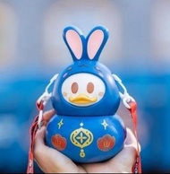 特價 上海迪士尼樂園 Donald Duck 唐老鴨 兔兔造型 兔仔 藍色 不倒翁 公仔 咀巴可上下搖  水壺 水樽 水瓶 水杯 隨行杯 有斜孭帶 全新正版  Disneyland SHDL 生日禮物