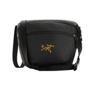 💎 鑽石誠信賣家💎 Arcteryx Mantis 2 金色logo單肩包斜挎包