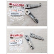 FOOTSTEP FOOTREST FRONT RIGHT Kiri R25 MT25 R15 V3 V4 / 1WD-F7451-00 1WD-F7461-00