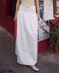 Weekend begins - Boa skirt