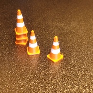 Traffic Cone 1:32 Miniature Diecast Traffic Cone Lintas