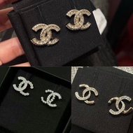 Chanel 24s 經典款logo 水鑽雙C 耳環 Earrings