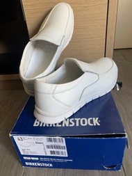 全白Birkenstock 休閑鞋/士鞋