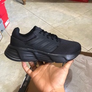 GW4138 Full Black Running Shoes