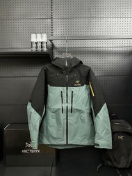 ARC'TERYX始祖鳥 ALPHA  SV 第7代 硬殼連帽沖鋒衣風衣外套