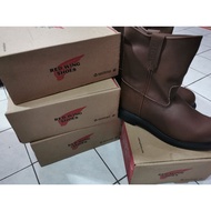 NEW RED WING PECOS (8241)