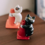 \ 小貓三角錐線香座 /