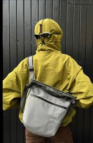 Arc'teryx x Beams Arro8 日系聯名防水拼色斜挎/單肩/手挽包