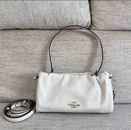 #COACH蔻馳雲朵包 祖國版全新 香港現貨發售