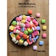 RM3.00/30 pieces : MRS-901 - Resin - 🟥 - 1.4 cm x 1.4 cm