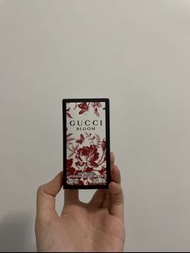 Gucci bloom 香水 30ml