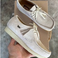 (FREE GIFTS) CLARKS WALLABEES 08 [READY STOCK] Genuine Beige Suede / Cream Leather  S1010001 KASUT K