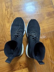 Agnes B 黑色波鞋