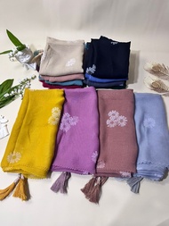 Hijab Tassel Motif Bunga Daisy Terbaru/ Jilbab Segi Empat Bella Square Jambul Motif Bunga Termurah