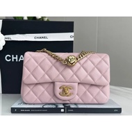 L Camellia Adjustment Buckle CF Big mii Cherry Blossom Powder
Using Customized Lamb Material, Rhombu