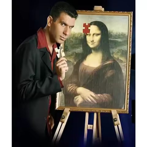 Mona Lisa 2 by Sagiv Levy Puzzle Photo Frame/Deluxe Props Gimmicks Card Magie Comedy Magic Ticks Men