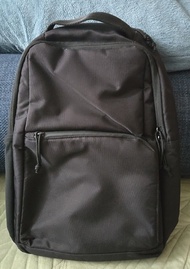 Incase  Facet Backpack 20L 黑色背包