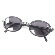 品相極佳的 Jean-Paul Gaultier 復古飛行員太陽眼鏡，黑色槍灰色鏡框搭配黑色鏡片。日本製造。