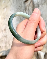 冰種 天然翡翠 緬甸翡翠 A玉 玉鐲 • 糯冰種油青半山水翡翠福鐲