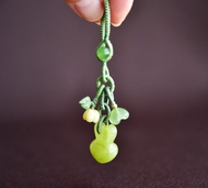 【醉中秋】天然原礦岫玉愛心兔蜜蠟桂花包掛壓襟吊墜