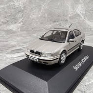 10.5cm About 1/43 Skoda OCTAVIA I Alloy Car Model