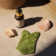 Original Jade Comb and Gua Sha Massage Tool Two in One