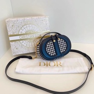 Dior • Signature 黑白千鳥格橢圓相機包 全新