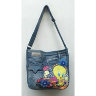 Tweety sling bag