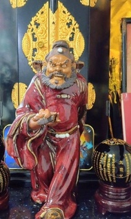 鍾馗引福歸堂神像（名家劉家陶作品）高35cm，適合供奉或擺設家居風水核心價值，驅邪除煞，鎮宅賜福，轉禍為祥，化解形煞，化淨磁場，驅除霉運陰氣，穩固家運，剛猛仁慈並存，雙重心理磁場，驅趕小人，以煞制煞，