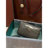 26 Handbag Crocodile (Cow)