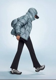 新品出爐！極致KAILAS 5000GT戶外鎖溫保暖1000蓬拒水鵝絨輕量情侶裝男女連帽羽絨服。跨越冰川雪域，探覓溫暖風尚。輕盈暖意融合靈動色彩，交織展開雪境新章。1000蓬鵝絨，無懼嚴寒出色保暖，拒