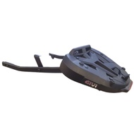Suzuki Gixxer 250 GIVI Heavy Duty Rack Base Plate with Light (Used/Secondhand)