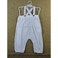(110) Overall baby size 9-12 months Ld 56 Pj 60