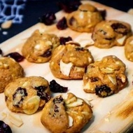 Cookies cranberry almond chip