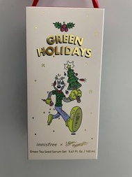 Innisfree綠茶保養組，聖誕節禮盒款，應景自用送禮兩相宜