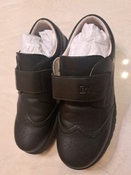 全新 Belle男童返學黑皮鞋 size: 37碼 $150