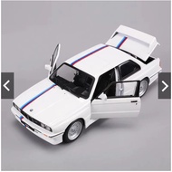 Bburago bmw M3 (E30) 1988 Diecast Original Scale 1/24
