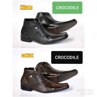Sepatu Formal pria Pantofel crocodile kickers nike aiger skechers puma