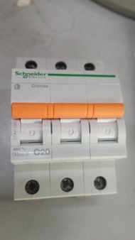 Schneider Domae 3p MCB Circuit Breaker (C6/ C10/C16/ C20/C32)