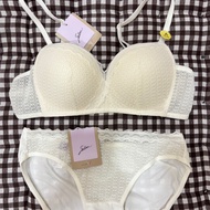 Sabina Modern V Milk Foam Set (Bra + Underwear)) Size 34A/75+ Underwear. L++++++++++++++++++++++++++