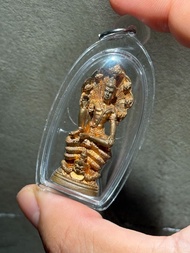 阿贊頓/婆頓 2548-2549 第一期澤度金' มงคลบารมี ครอบฟ้า คลุมดิน '小立尊