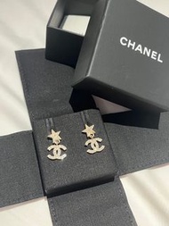 Chanel Earrings 23a 星星耳環
