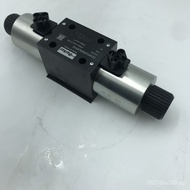 Reversing Valve In Stock Solenoid Valve Original Stock D3W020DNJW42Parker