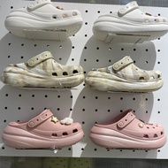 Crocs แท้ Crush Shimmer Clog รองเท้าใส่ไปทะเล  รองเท้าแตะส้นหนา สีชมพู แวววาว สําหรับผู้หญิง#208591 d9