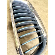 BMW F30 front grill BLUD colour ( used )