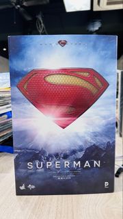 Hot Toys MMS 200 MAN OF STEEL: SUPERMAN