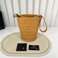 CHANEL 奶茶色冰格小水桶
