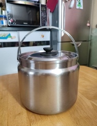 Thermos真空煲內鍋4.5L                  手挽式方便提鍋      厚料拉絲不鏽鋼內鍋更耐用易清洗(市場罕有)                                